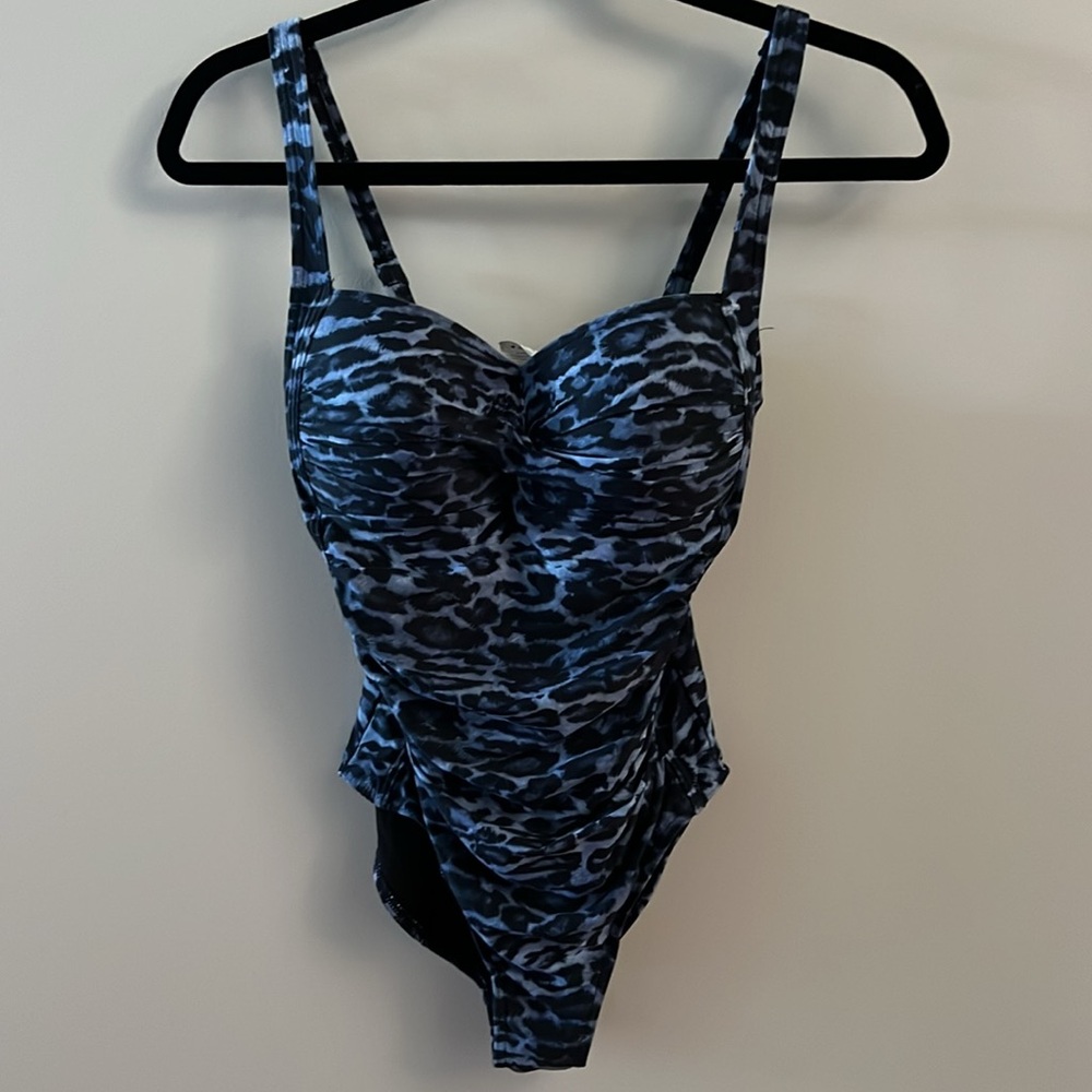 Australian Nip and Tuck Joanne one piece swimwear Aus 10/US 6 Blue Lepard print